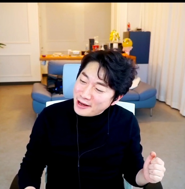 Screenshot_20220221-224744_AfreecaTV.jpg
