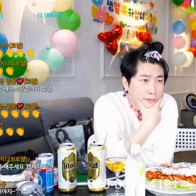 생일축하합니다 잘생기고 동안피부 대길오빠????????????