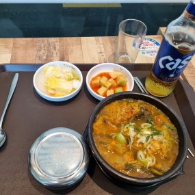 대전역 안 국밥집