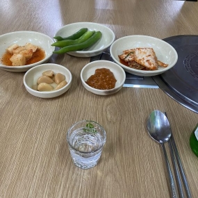 해장국집에 와써요