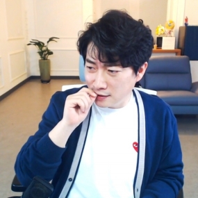 표정이 살아있네~~