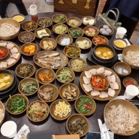 콧구멍 바람쐬러~~~~ 나왔어요~